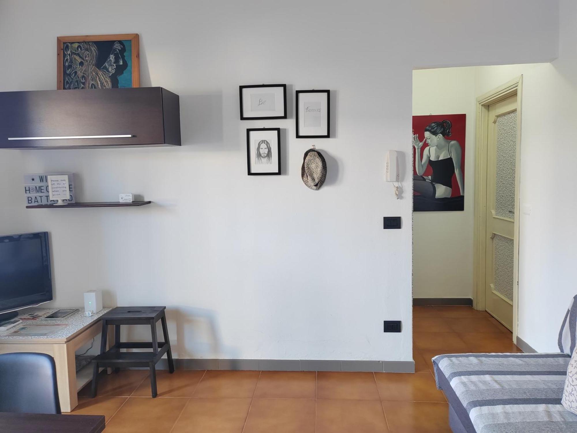 Home Of Fame - Home Gallery With Fully Equipped Kitchen, Separate Entrance, Free Parking Olbia Esterno foto