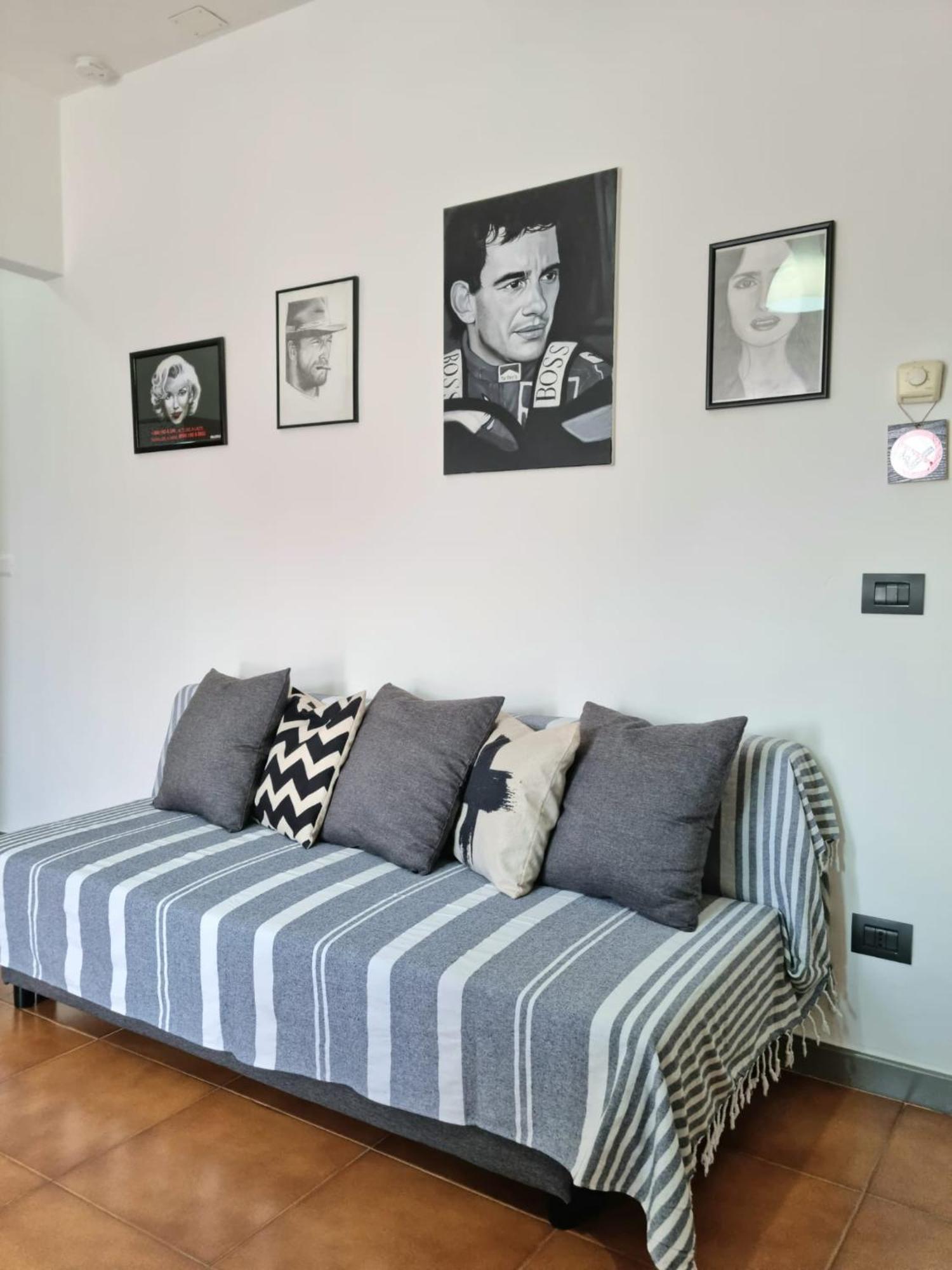 Home Of Fame - Home Gallery With Fully Equipped Kitchen, Separate Entrance, Free Parking Olbia Esterno foto